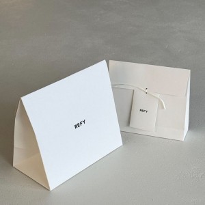 Tote Triangle Minimalist หรูหรา